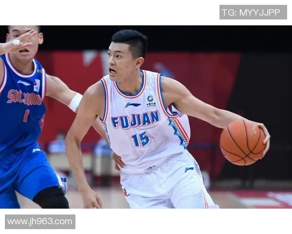 陈林坚的篮球之路：从青涩少年到职业球员的奋斗历程与荣耀时刻