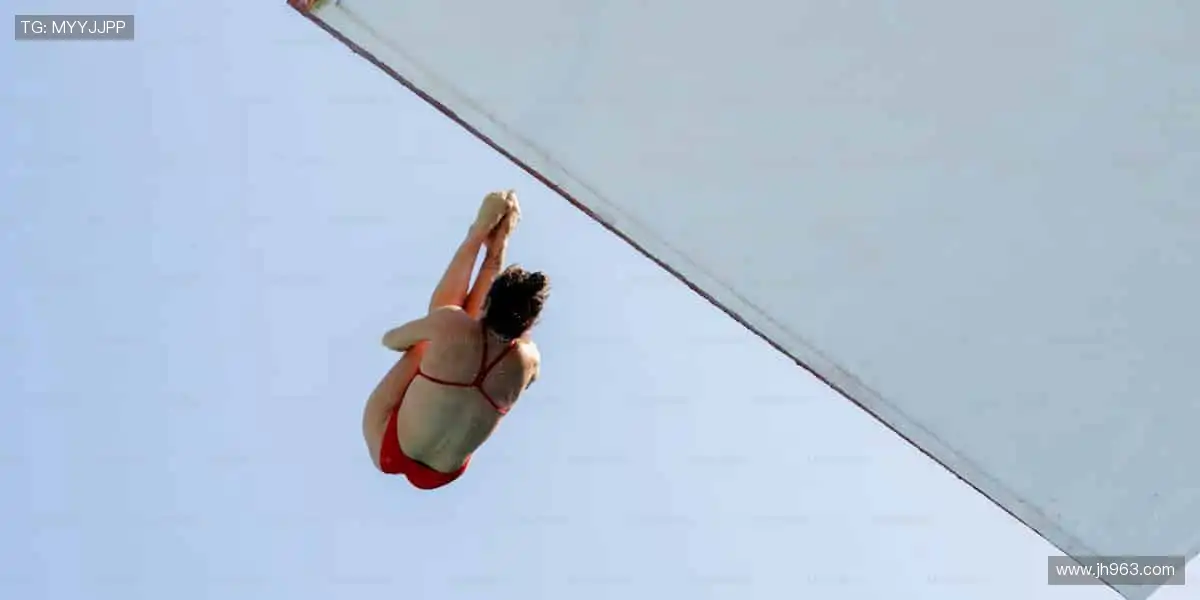 用装备定义实力,让每个动作都无可挑剔!🎾